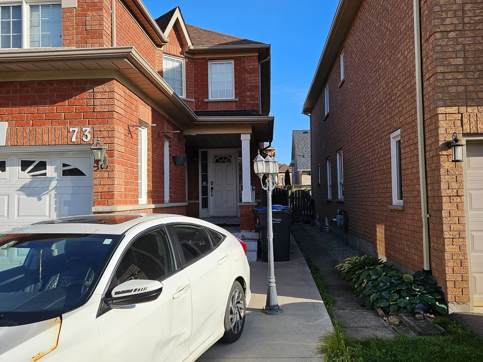 2 bed, $1,749 — Photo 2
