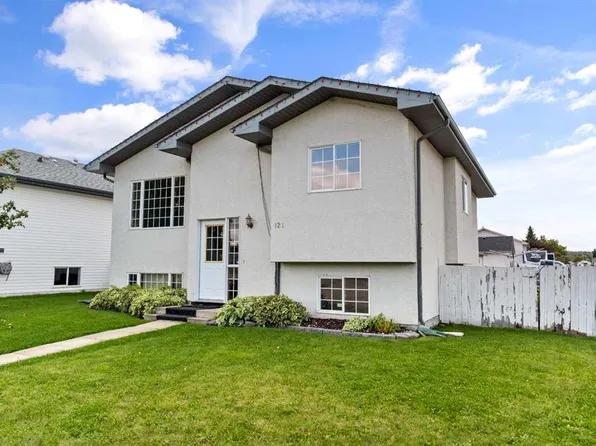 121 N Mink Creek Rd, Whitecourt, AB T7S 1C9