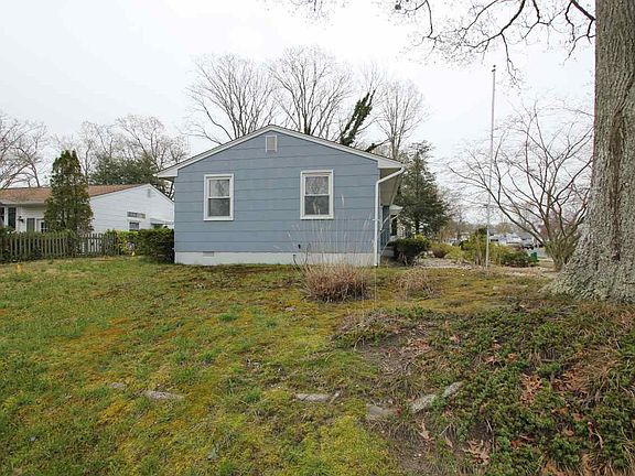 3rd image of 211 Mindy Ave