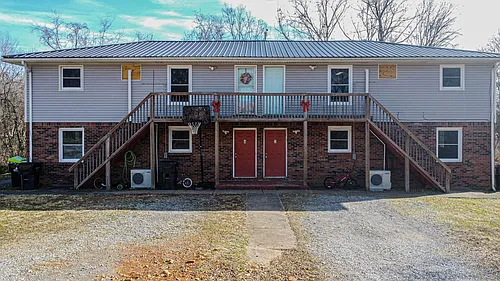 120 Lake Dr Photo 1