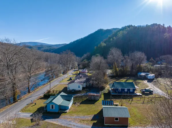 129 River Rd, Erwin, TN 37650