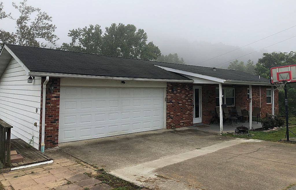 105 Lincoln Hts, Alum Creek, WV 25003 Zillow