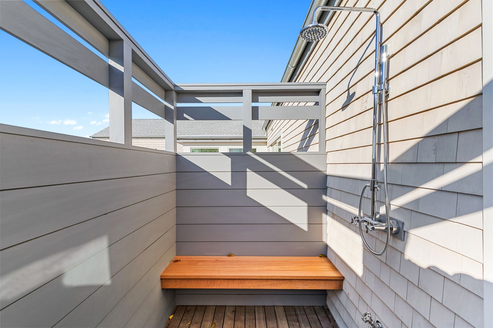  Master bedroom outdoor shower