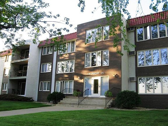 3rd image of 4401 Parklawn Ave APT 107