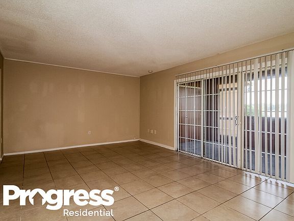 3rd image of 3998 Versailles Dr