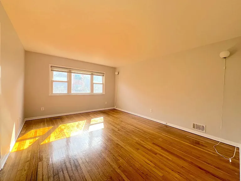 220 Bergen St #3 — Photo 1