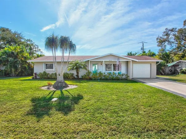 2572 Jefferson Cir, Sarasota, FL 34239