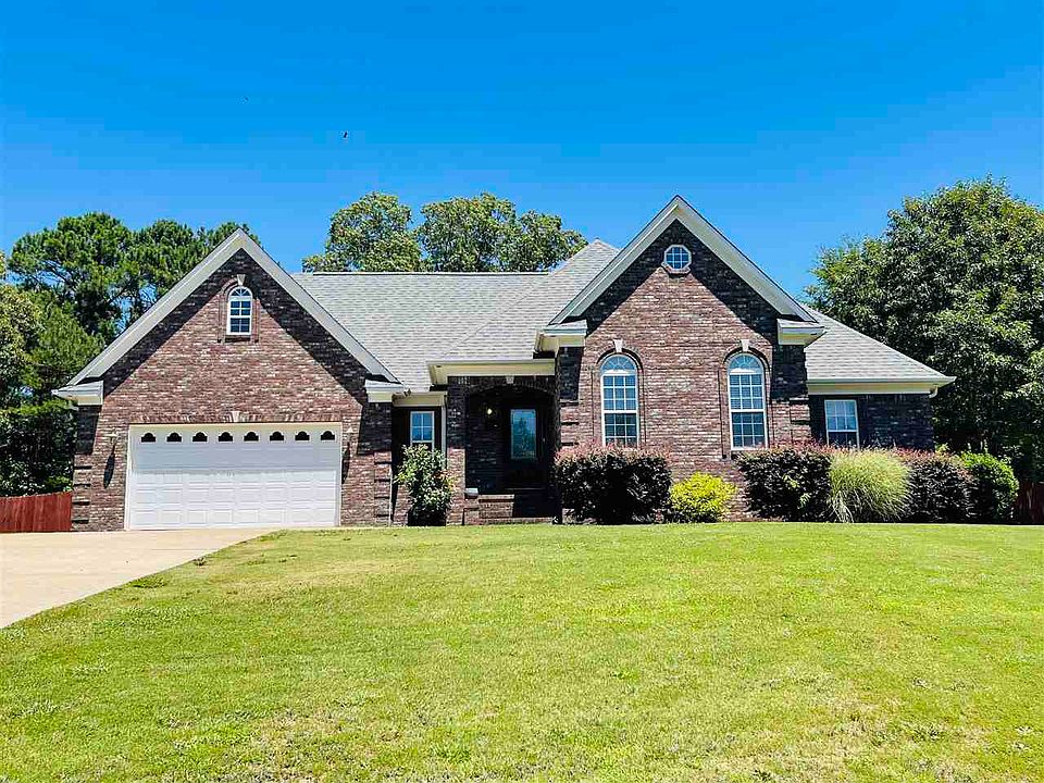 1st image of 148 Hidden Oaks Dr