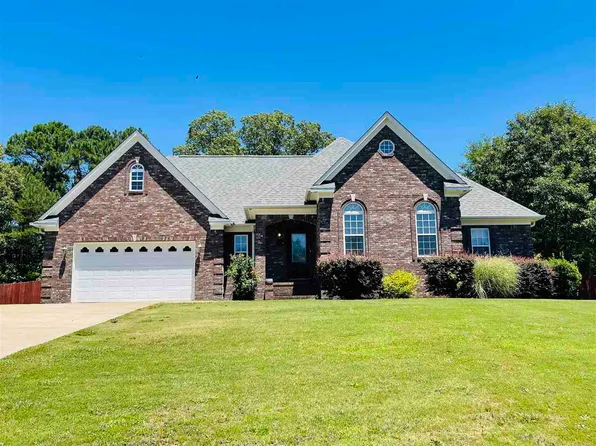 148 Hidden Oaks Dr, Selmer, TN 38375