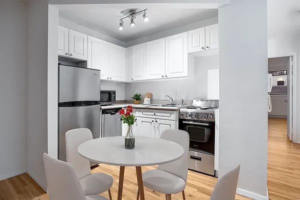 Rented by MNS | media 3