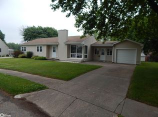 805 11th St, Eldora, IA 50627