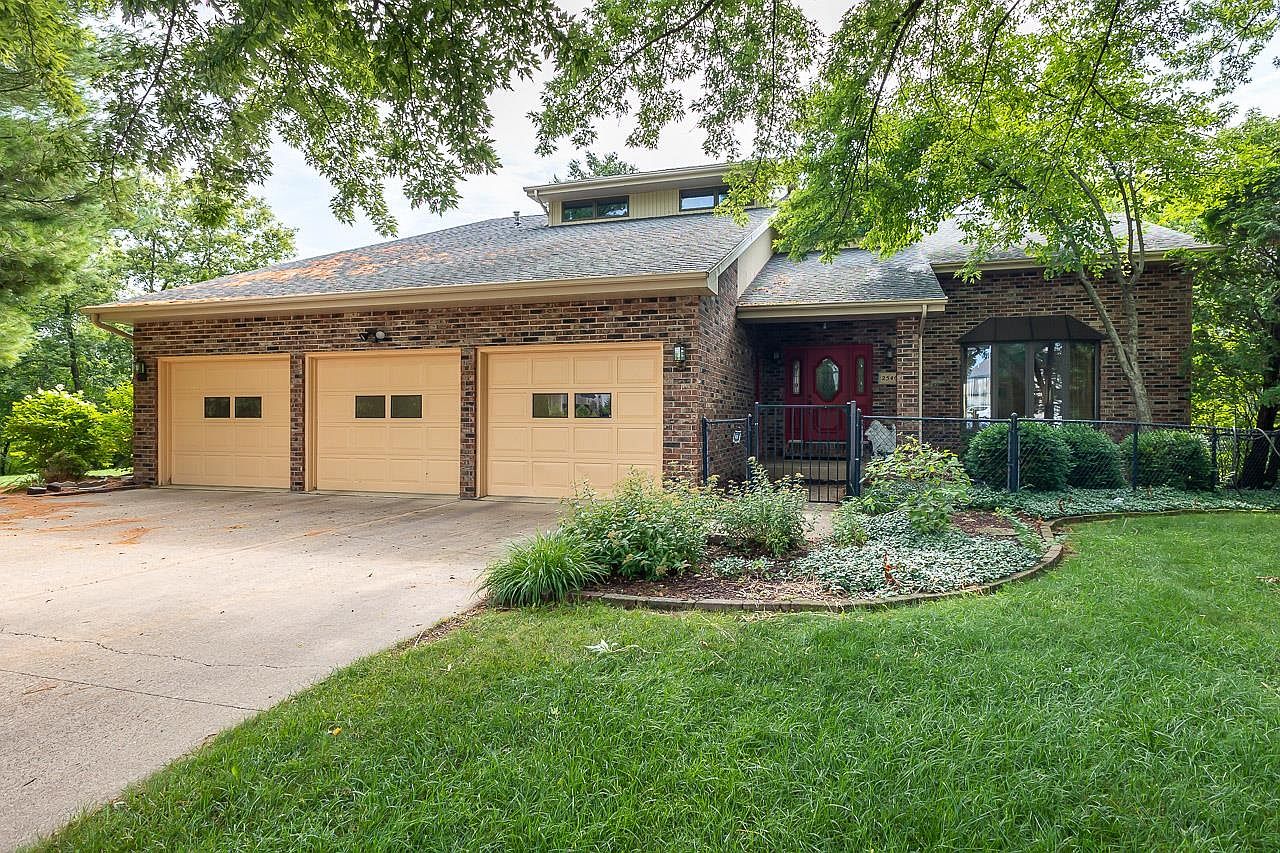 2540 Clarke Crest Dr, Dubuque, IA 52001 Zillow