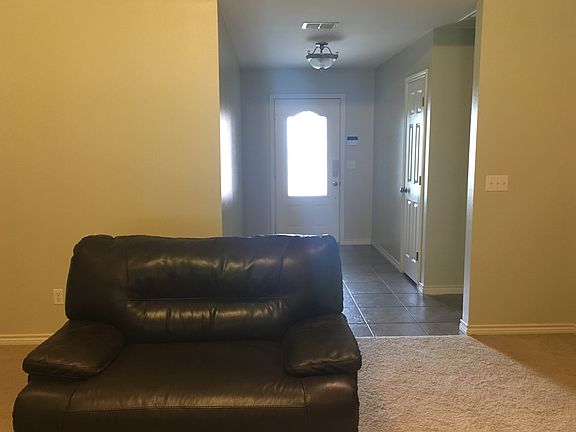 4th image of 809 Cottonwood Ct