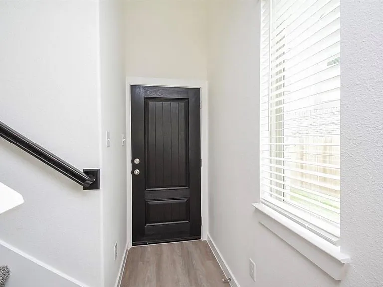 17231 Walden Lake Ln — Photo 3