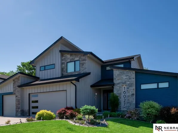 16027 Zac Ln, Bennington, NE 68007