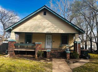 820 W 3rd St, Pratt, KS 67124