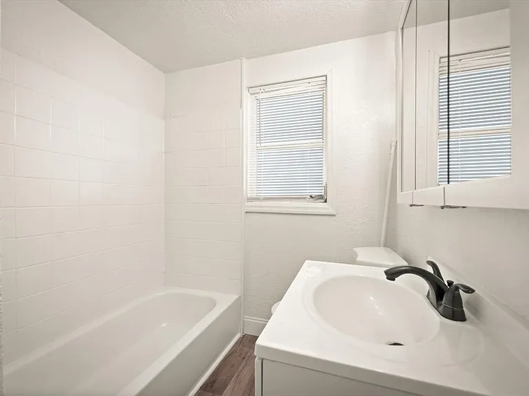 7903 New Kings Rd — Photo 16