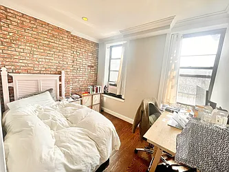 Rented by Century 21 Premier 