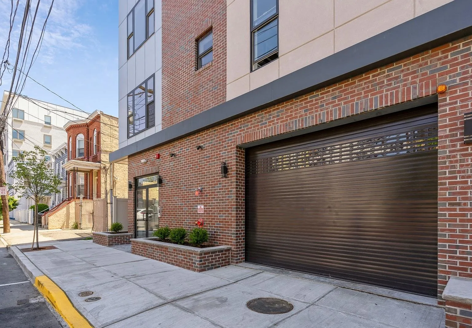 1 bed, 1.0 bath, 1100 sqft, $2,995 — Photo 1