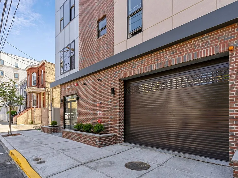 6108 Hudson Ave — Photo 1