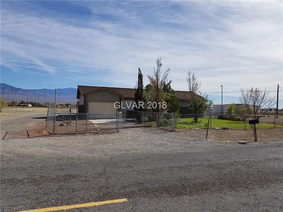 1st image of 3831 Stephanie St