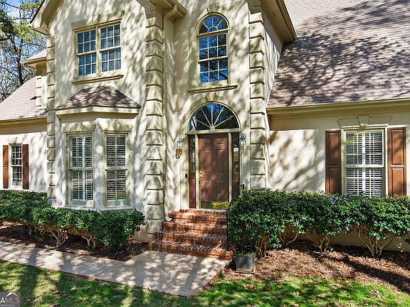 5th image of 227 Ashford Cir