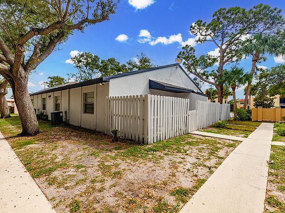 2nd image of 2007 Oleander Boulevard Apt D