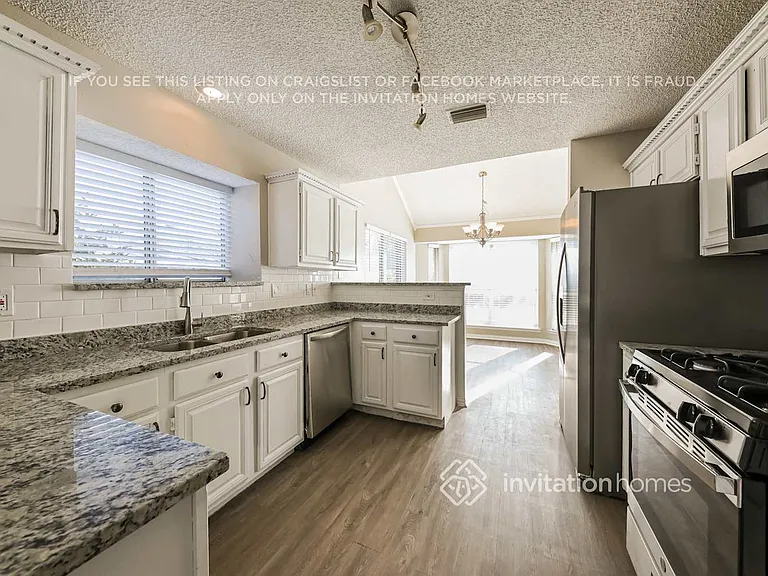 1418 Baker Dr — Photo 7