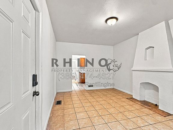 3rd image of 926 Binford St APT 2
