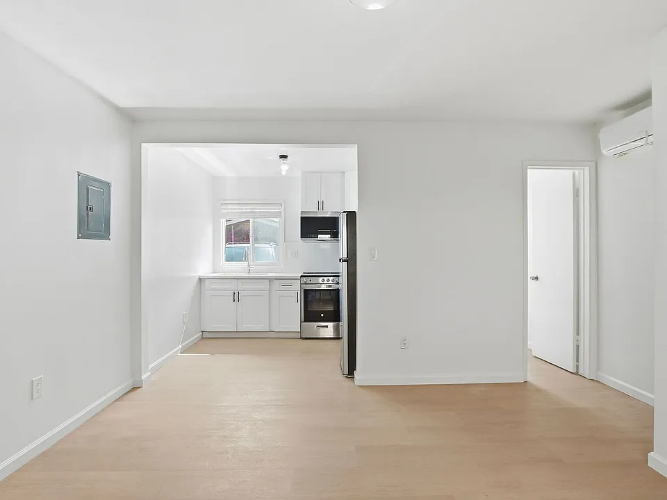 3351 - 3359 Madison Ave