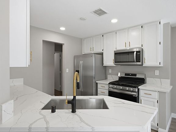 5th image of 9513 Lazy River Dr