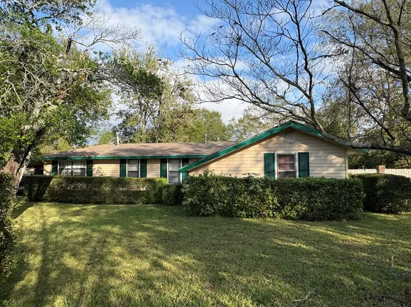 109 7th St, Fitzgerald, GA 31750