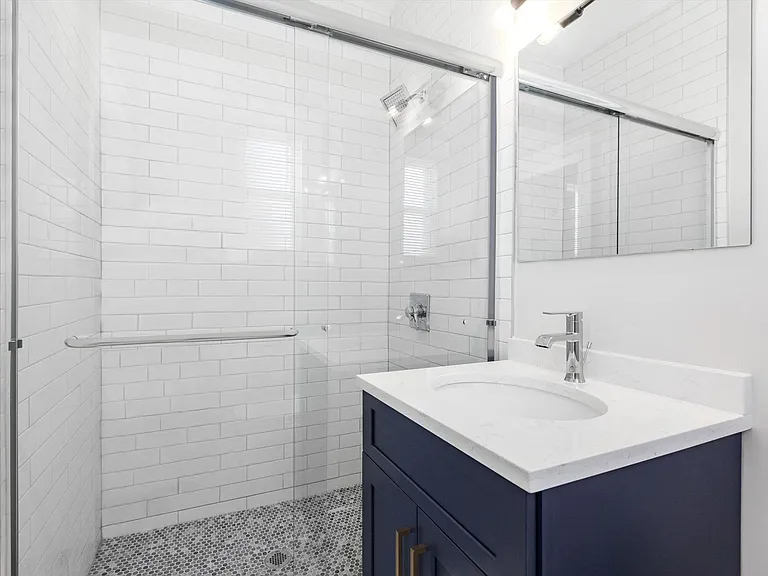The Regis at Bloomfield — Photo 19