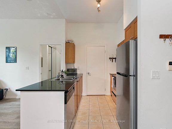 5th image of 231 Fort York Blvd #123