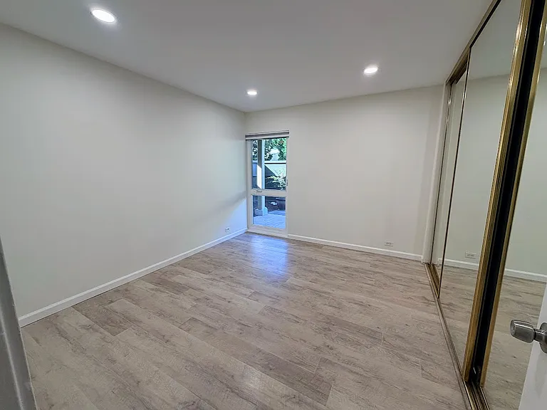 7101 Admiralty Ln — Photo 17