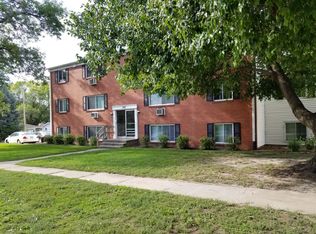 142 20th Ave SW #E2, Cedar Rapids, IA 52404