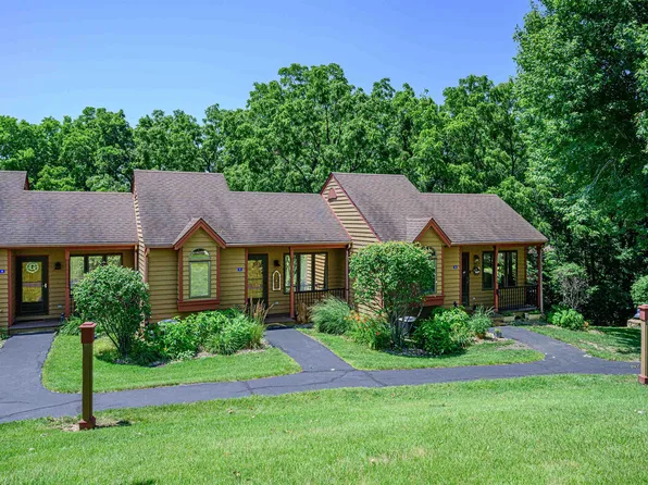 9 Oak Glen Dr, Galena, IL 61036