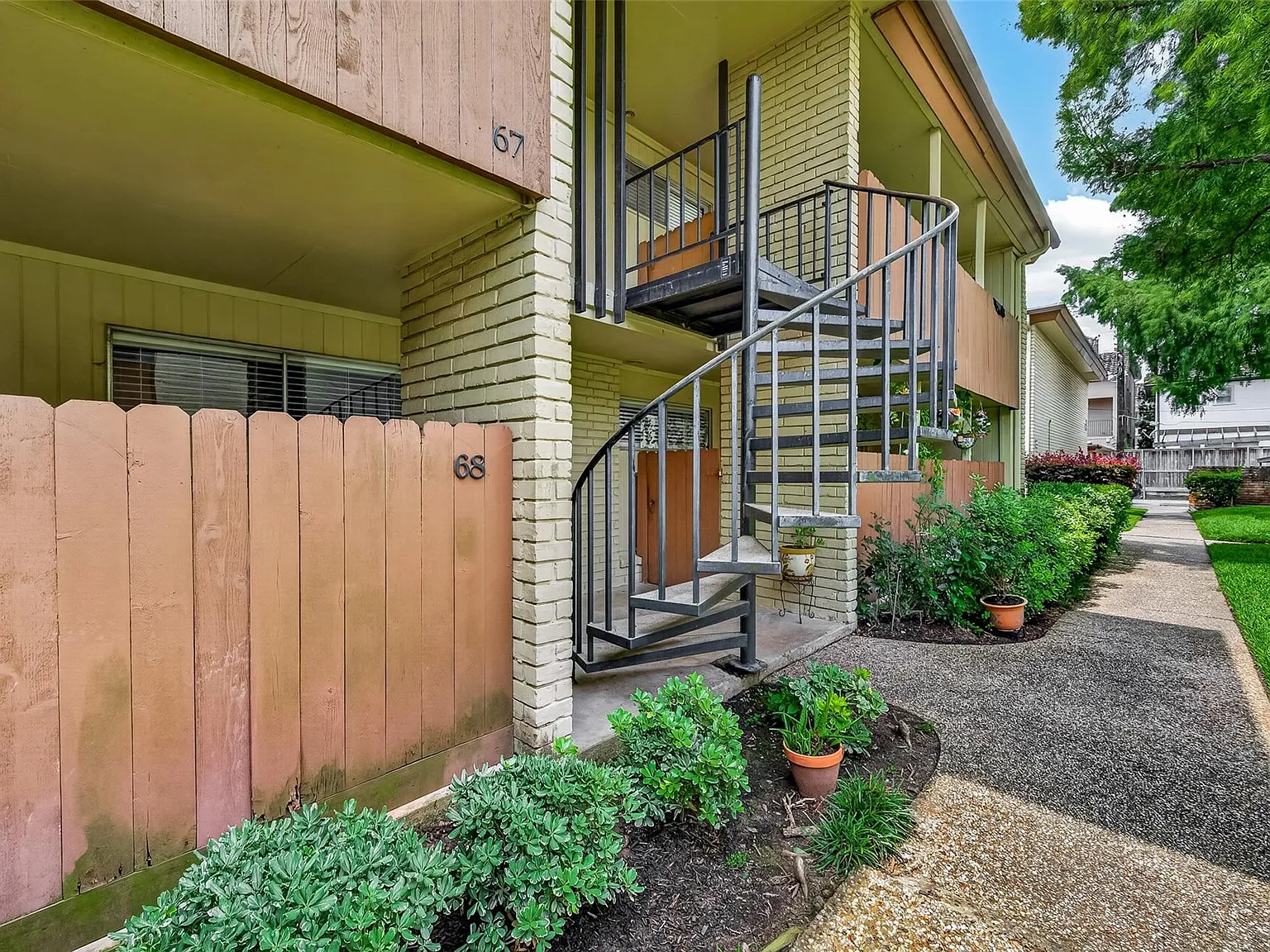2 bed, 1.0 bath, 899 sqft, $1,395 — Photo 4