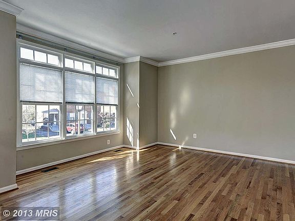 5th image of 711 N Vermont St