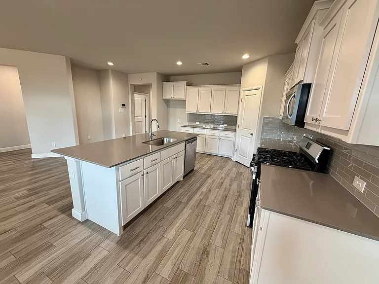 2340 Goodnight Ranch Dr — Photo 5