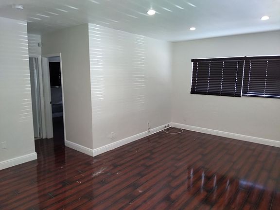 4th image of 1000 E Ponce De Leon Blvd #2S