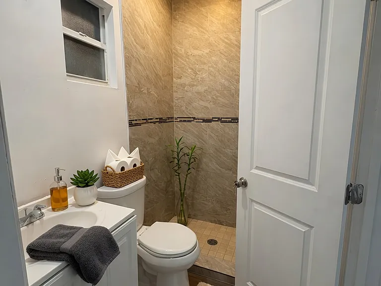 1968 NW 24th Ave #2/2 — Photo 5