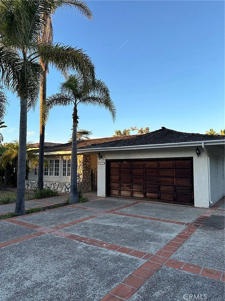 3 bed, 1889 sqft, $5,700 — Photo 3