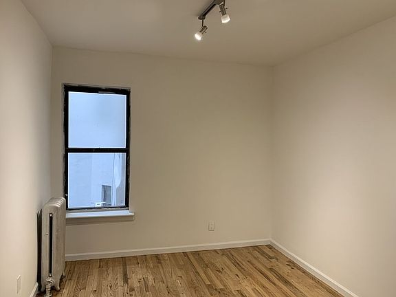 5th image of 267 Lincoln Pl APT 4B