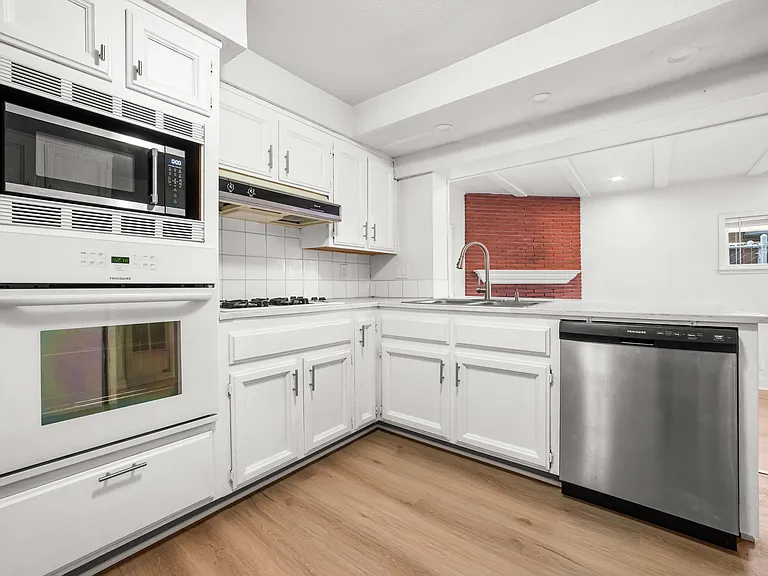 330 W Pinedale Ave — Photo 18