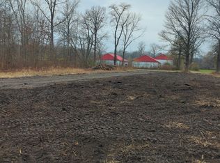 26261 Karr Rd, Belleville, MI 48111