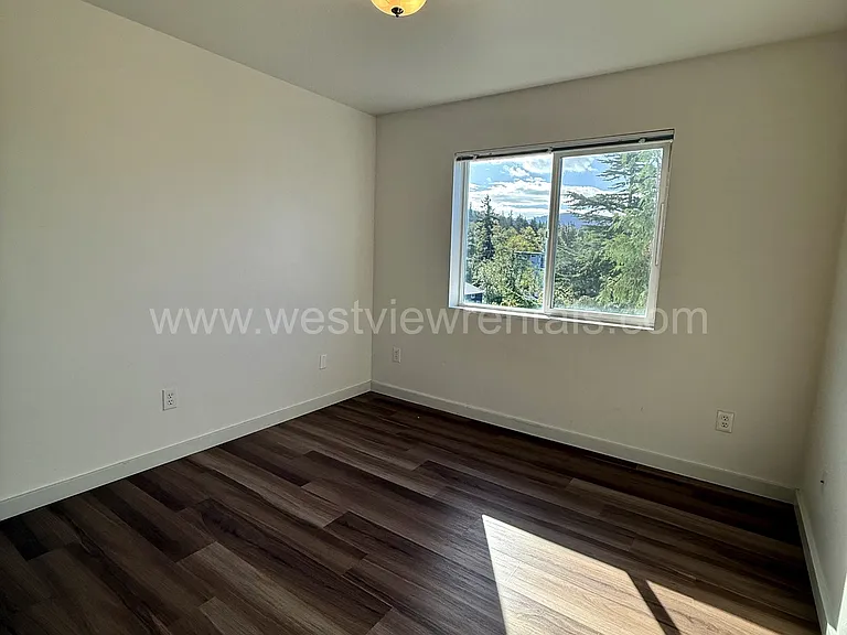 524 32nd St #401 — Photo 14