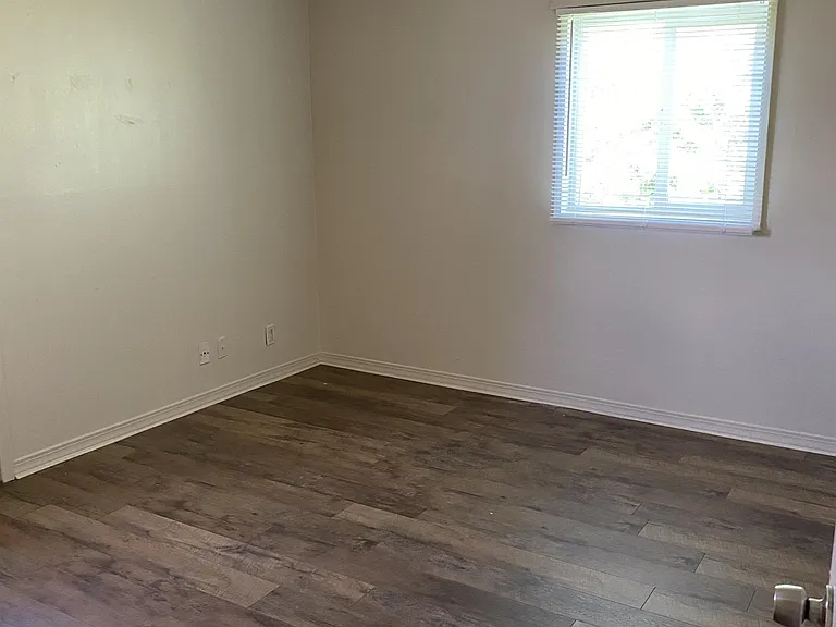 8125 Aspen Ave NE — Photo 6