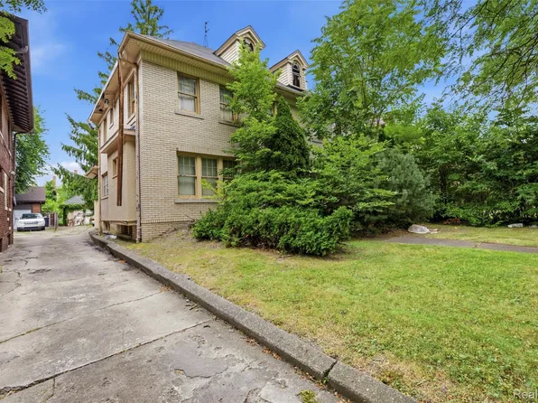1636 W Boston Blvd, Detroit, MI 48206