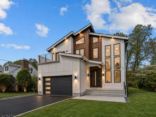 52 Congressional Pkwy, Livingston Twp., NJ 07039